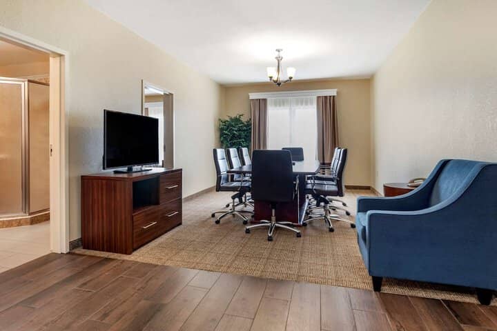 Room 16 of 41